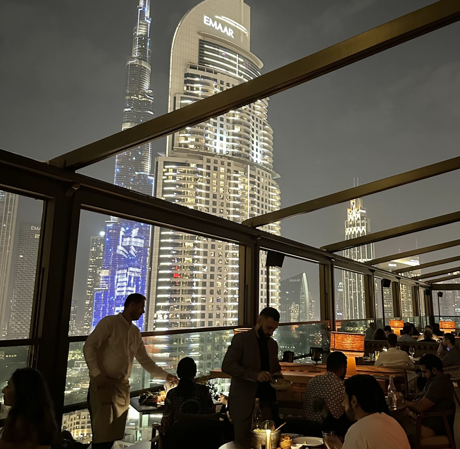 Restaurant Stand Out in Dubai